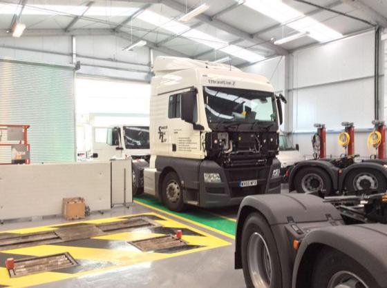 Bespoke vehicle workshop solution steel-roof-workshop-staq17