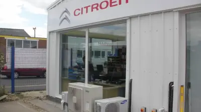 Car dealership showroom for Richmond Cars Portsmouth