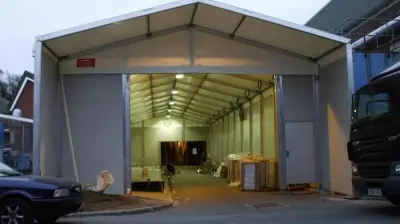 bespoke temporary buildings on uneven or sloping ground