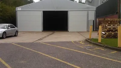 Thermo-insulated temporary storage building case study