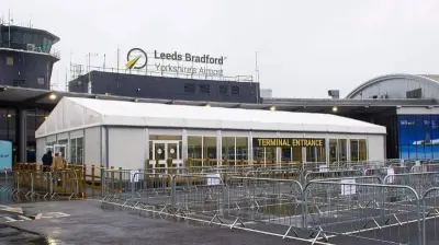 Temporary building for airport reception areas