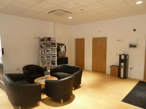 motor car showroom tpben 03