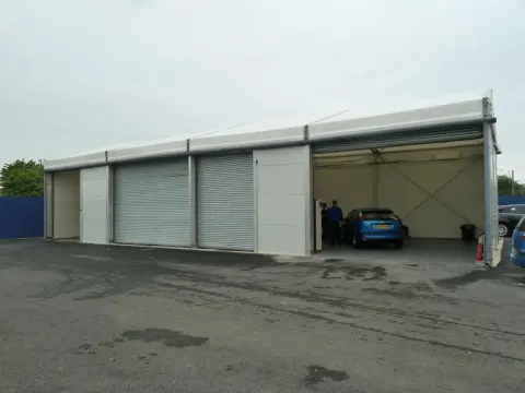 motor car showroom tpben 06