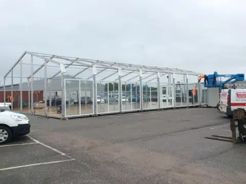 temporary car showroom tphaw 03