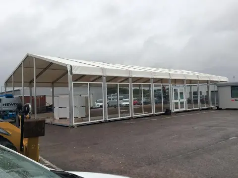 temporary car showroom tphaw 04