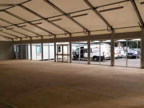 temporary car showroom tphaw 06