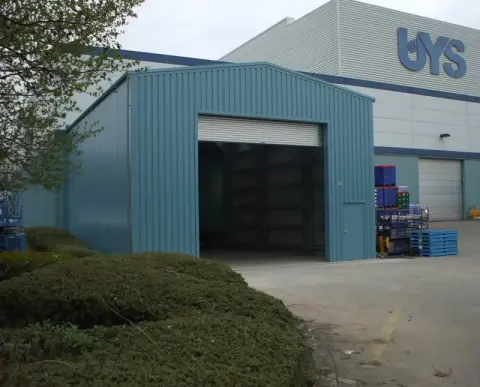 steel loading bay stuys 05
