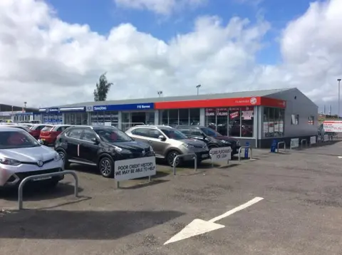 new vehicle showroom stfgb001 1