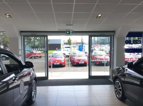 new vehicle showroom stfgb001 5