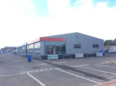 new vehicle showroom stfgb001 6